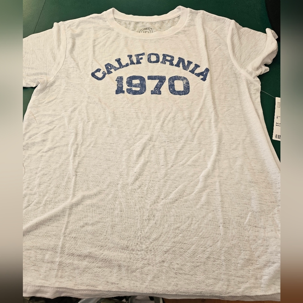 Urban Outfitters NWT Women's Boyfriend Tee California Size M